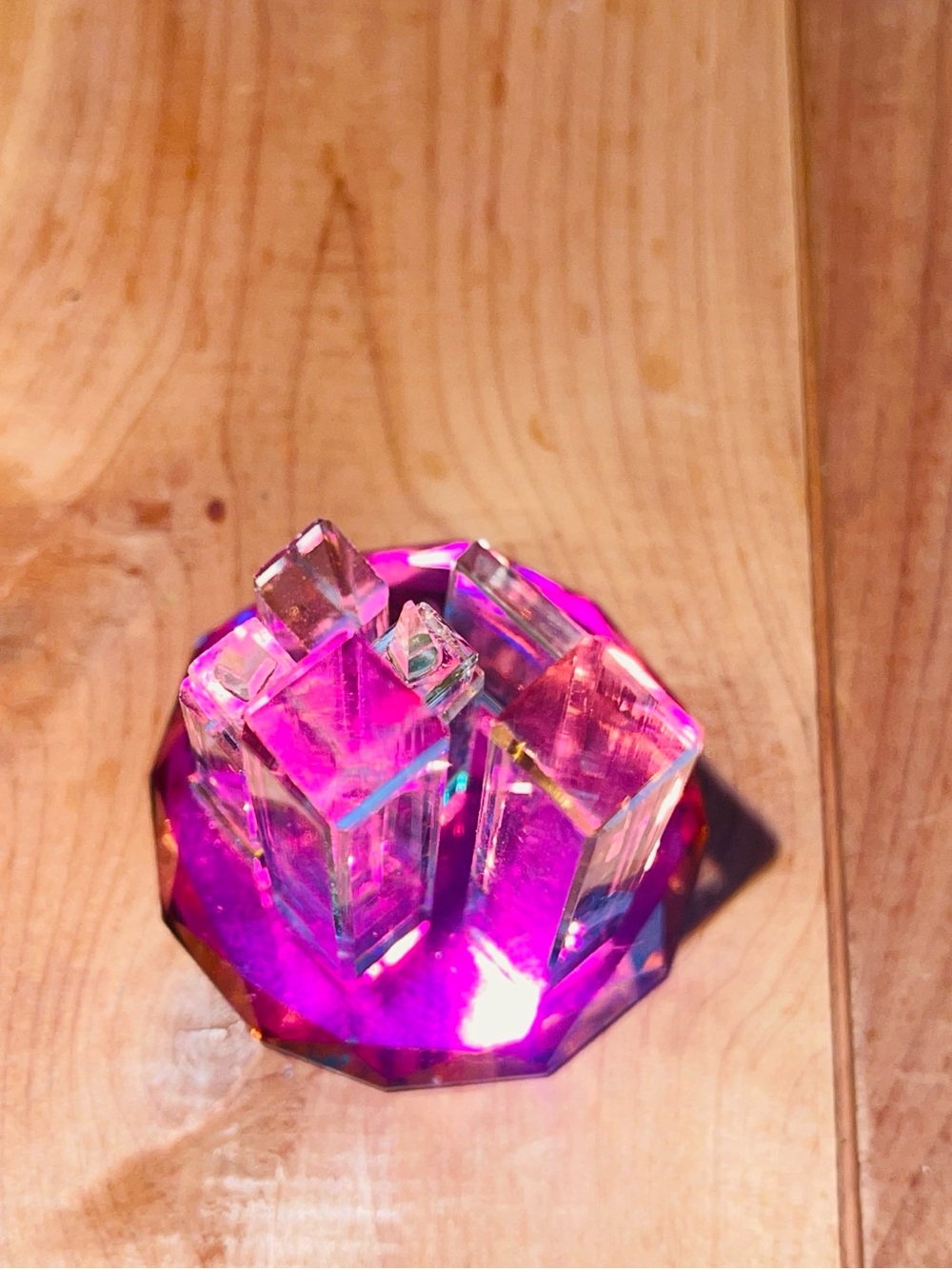 Vintage Crystal NYC Skyline Figurine Twin Towers WTC Iridescent Base Prism - Picture 7 of 9
